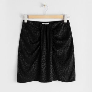 & Other Stories - Fitted Jacquard Satin Heart Print Mini Skirt Size 8 Black